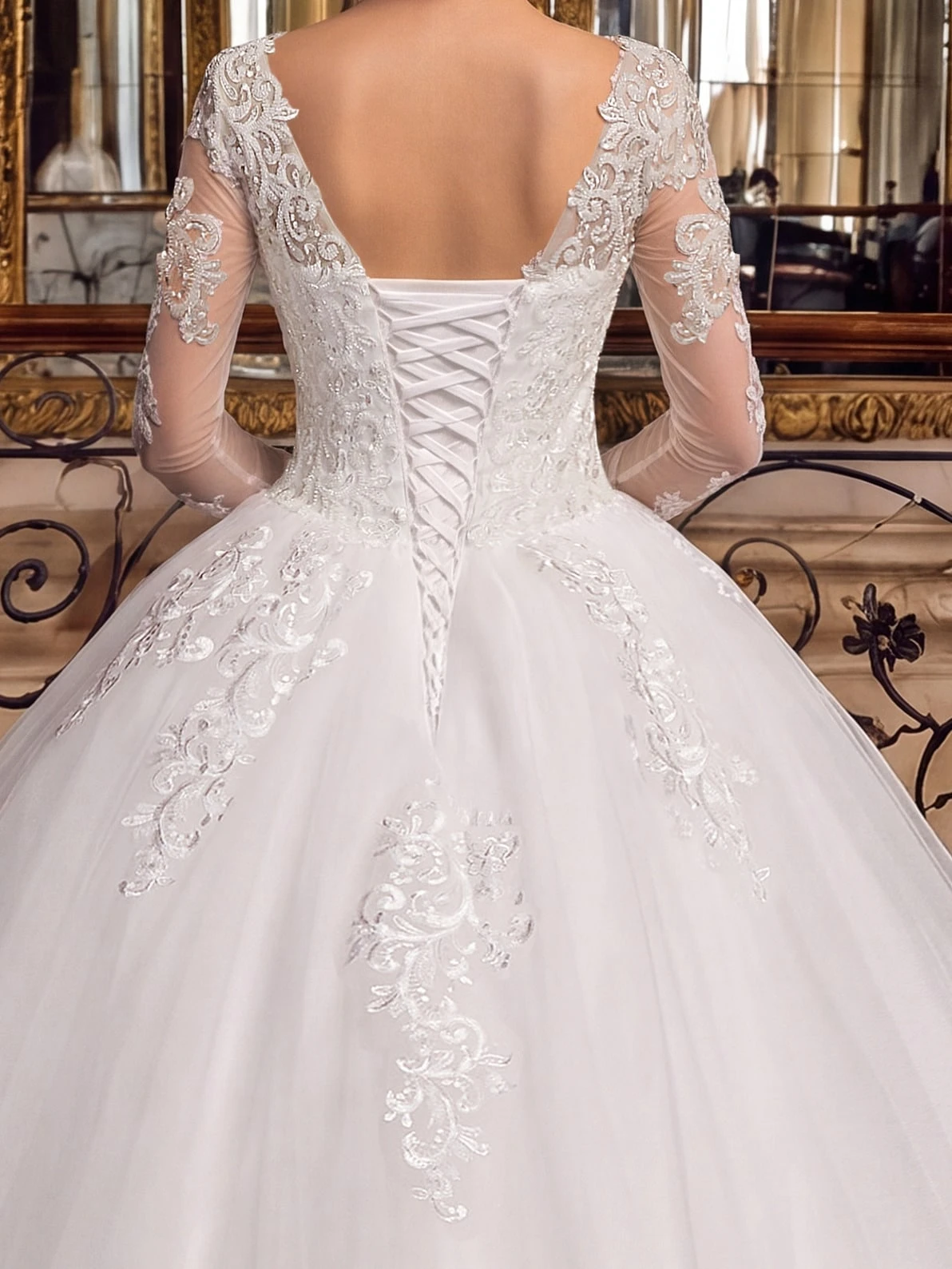 Robe de mariée élégante ivoire à manches longues avec jupe ample en tulle pailleté — vue 5
