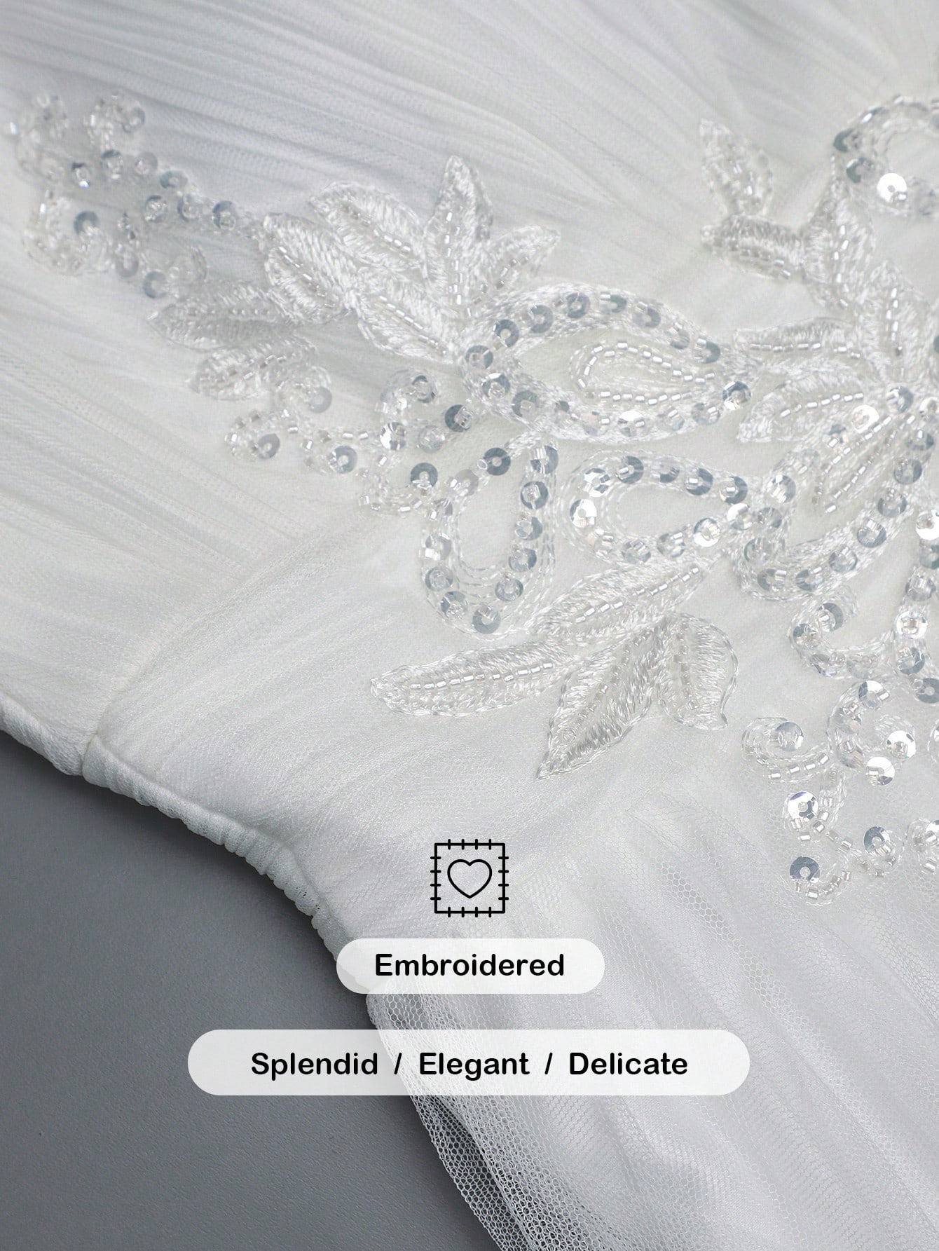Robe de mariée sans manches avec application à la taille, dos croisé et sans dos, en — vue 6
