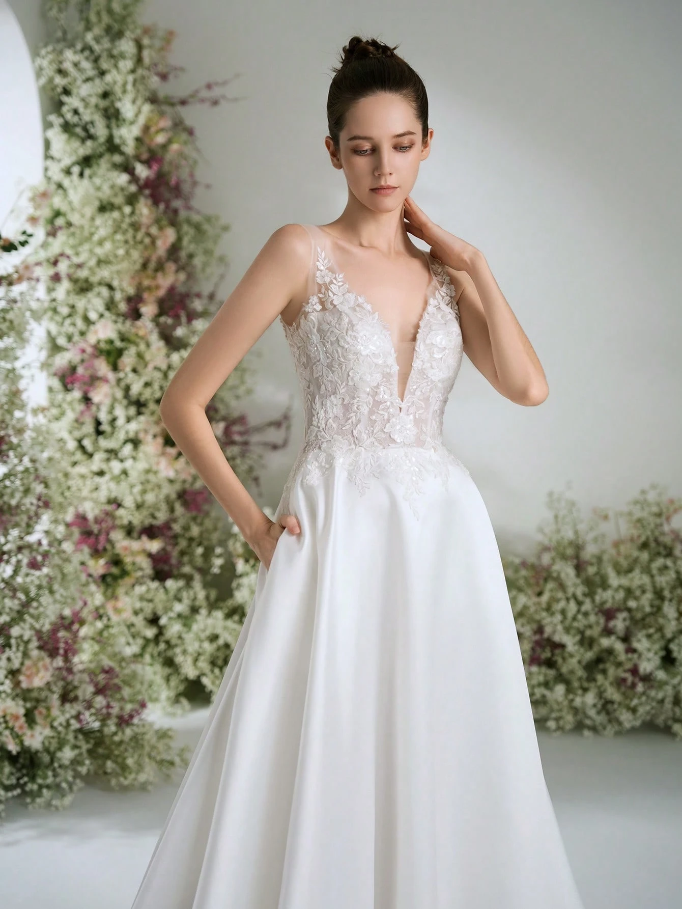 Dentelle, Satin, Col en V, Lacets, Traîne, Robe Trapèze, Mariage à l'église, Mariage au — vue 8