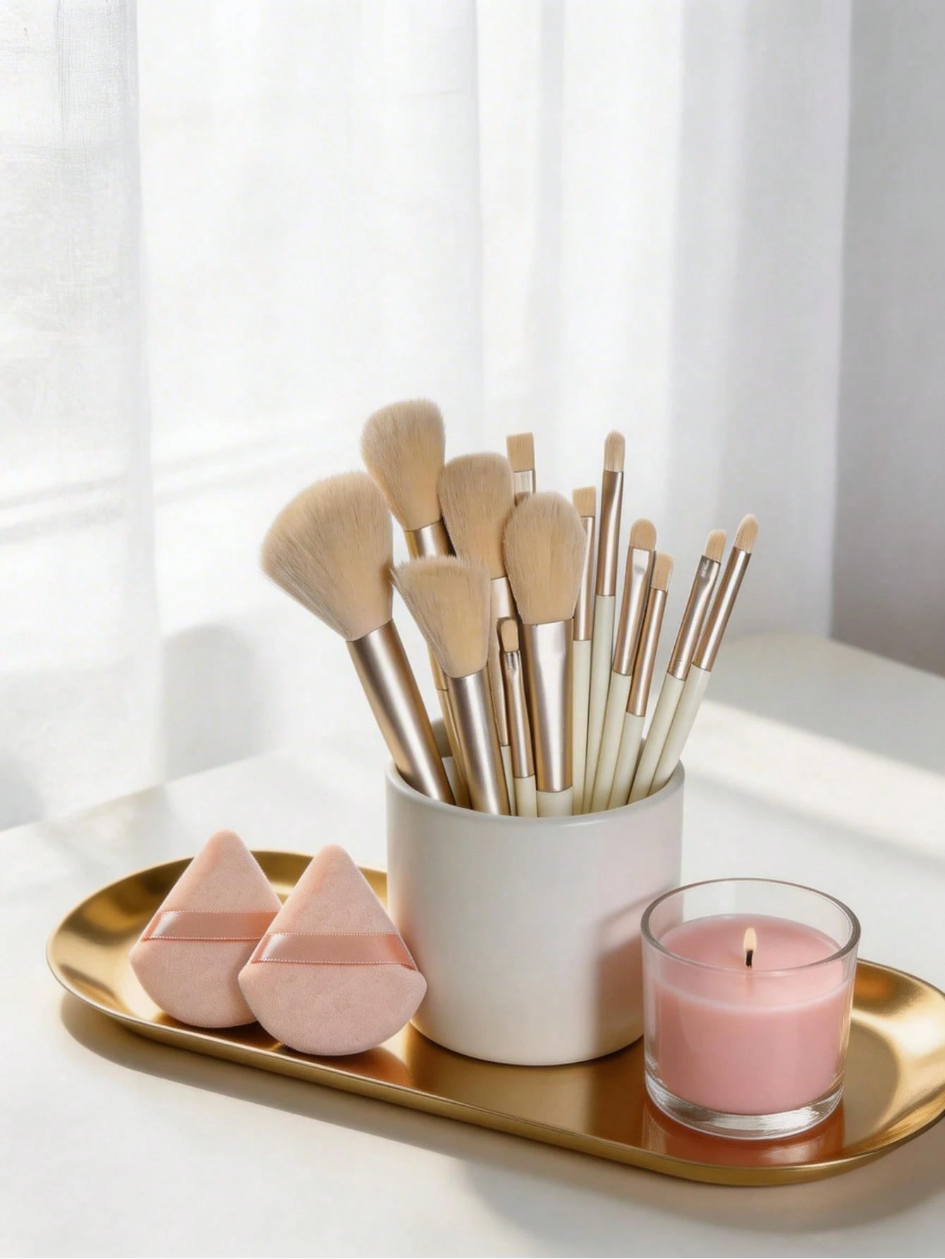 Ensemble de 15 pinceaux de maquillage, comprenant 2 tampons de poudre triangulaires — vue 12
