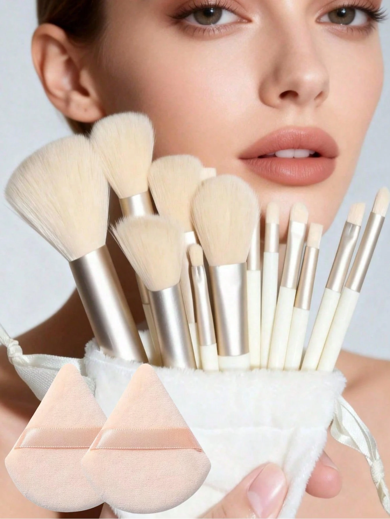 Ensemble de 15 pinceaux de maquillage, comprenant 2 tampons de poudre triangulaires — vue 7