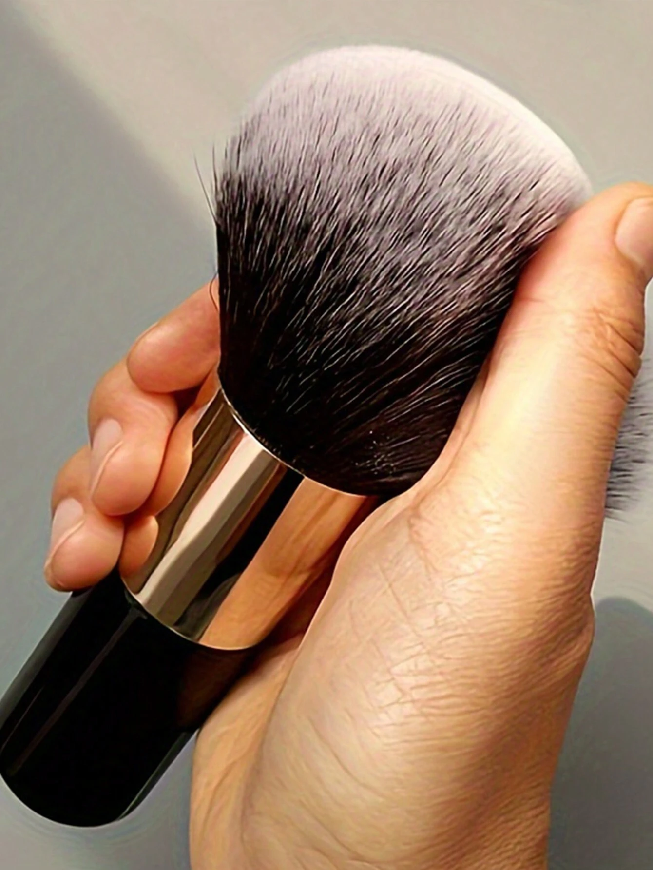 Pinceau de maquillage grande taille, pinceau multifonctionnel pour fond de teint, fard à — vue 3