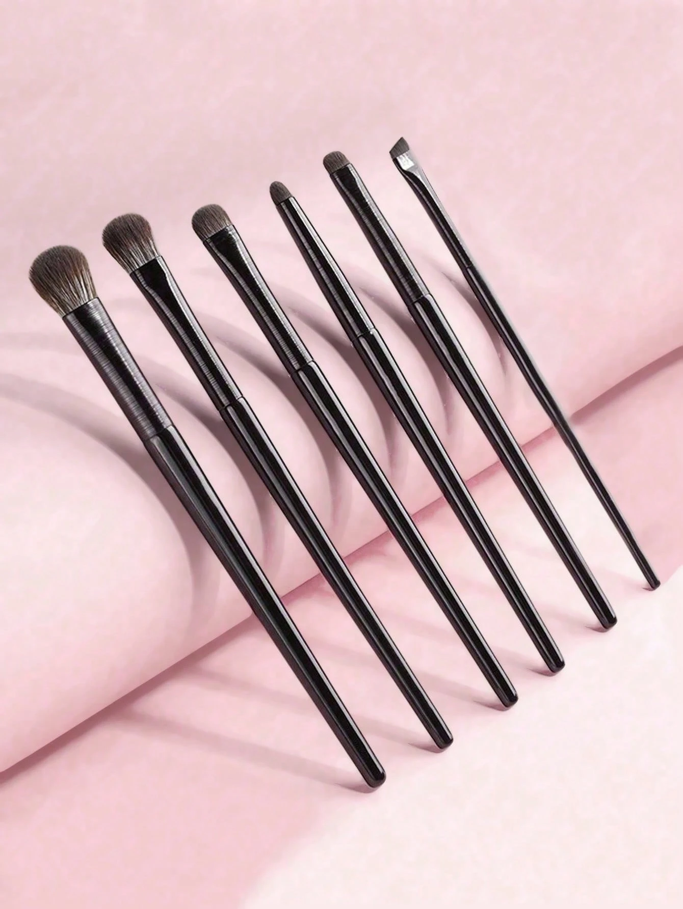 /set Ensemble de pinceaux de maquillage à poils doux, comprenant des pinceaux pour ombre
