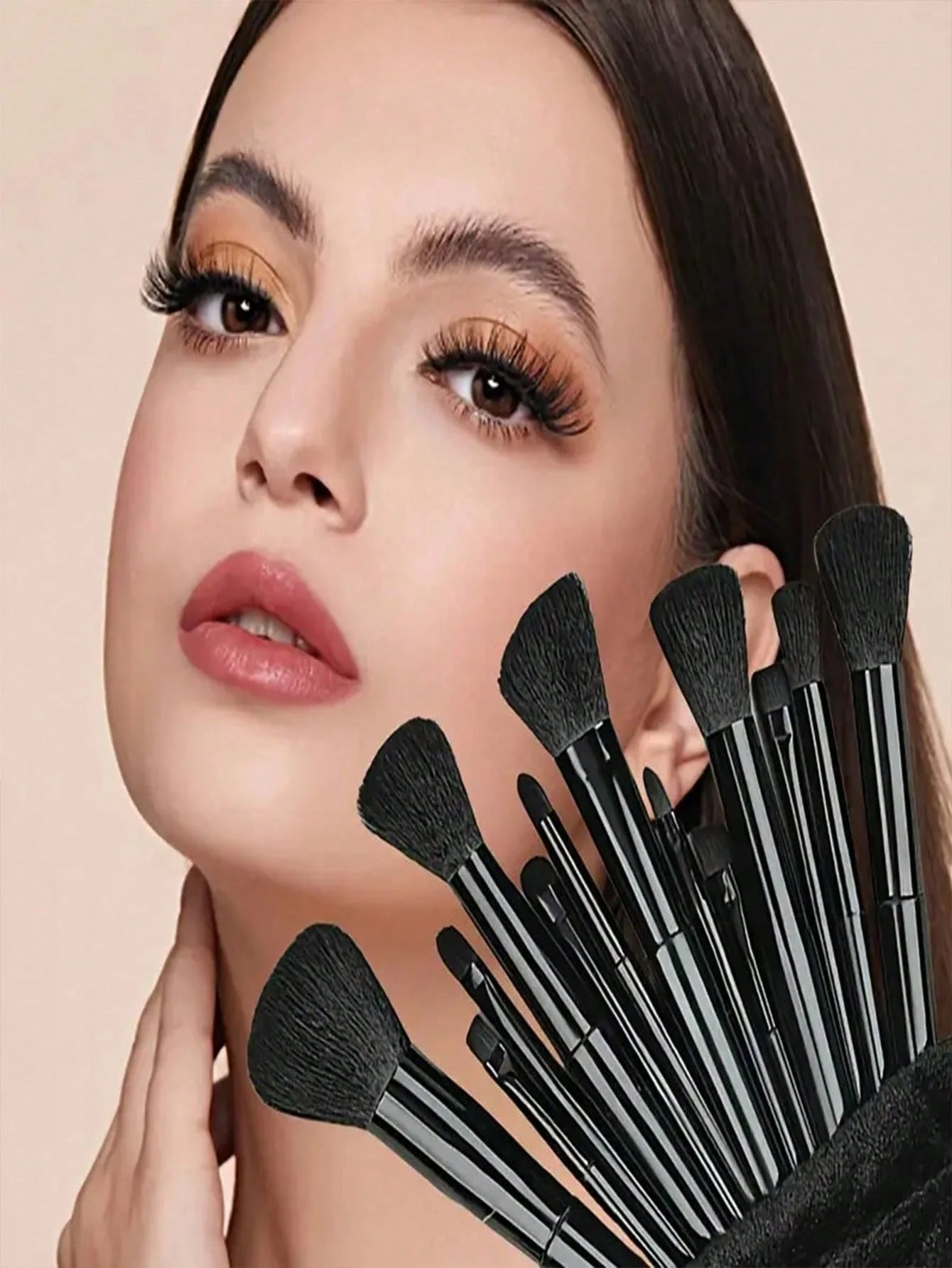 Ensemble de 15 pinceaux de maquillage, comprend 2 tampons de poudre triangulaires noirs, — vue 5
