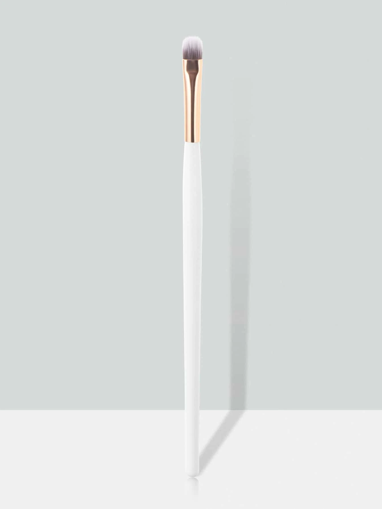 Petit pinceau de maquillage correcteur en platine, pinceau de fond de teint, pinceau